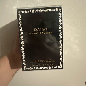 Marc Jacobs Daisy Eau de Toilette - Black and Gold